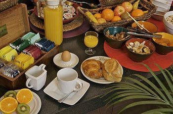 Hotel Logis Du Midi - Etienne Sud 3*