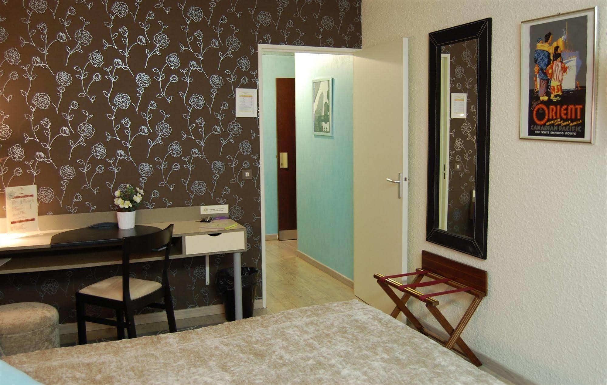 Hotel Logis Du Midi - Etienne Sud