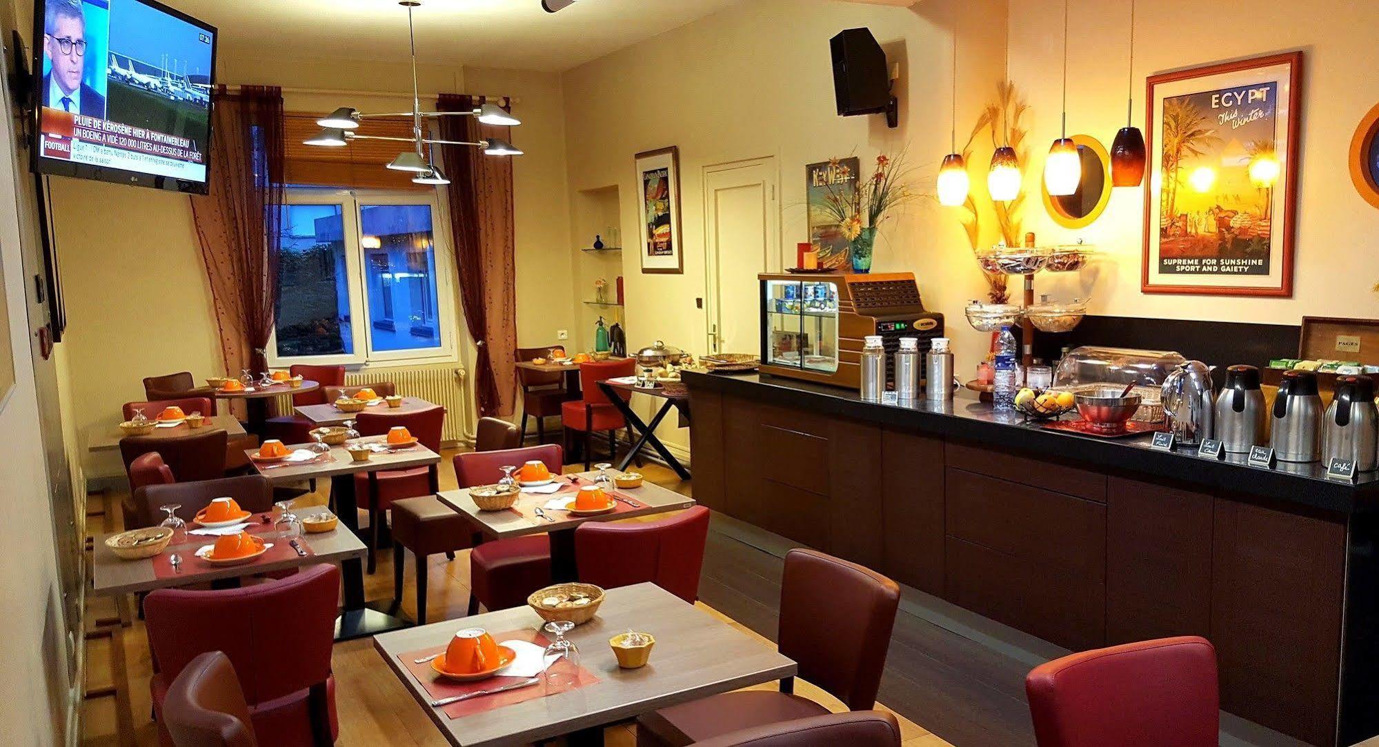 Hotel Logis Du Midi - Etienne Sud 3*